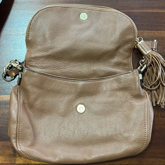 Michael Kors Leather Bag Brown Saffiano Gold Hardware & Tassel - Picture 3 of 14